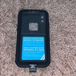 black iPhone Xr Lifeproof case